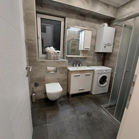 La Luna - Free Private Parking Apartment *