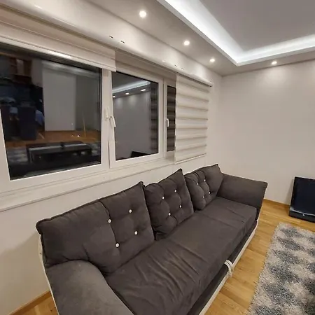 La Luna - Free Private Parking