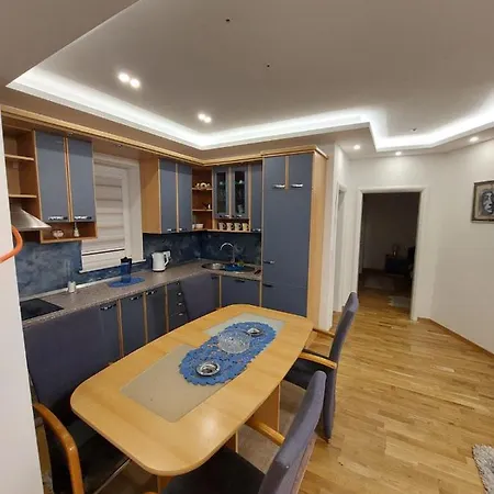 La Luna - Free Private Parking Apartment Sarajevo