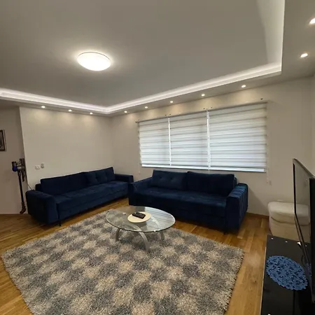 La Luna - Free Private Parking *