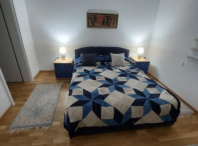 La Luna - Free Private Parking *