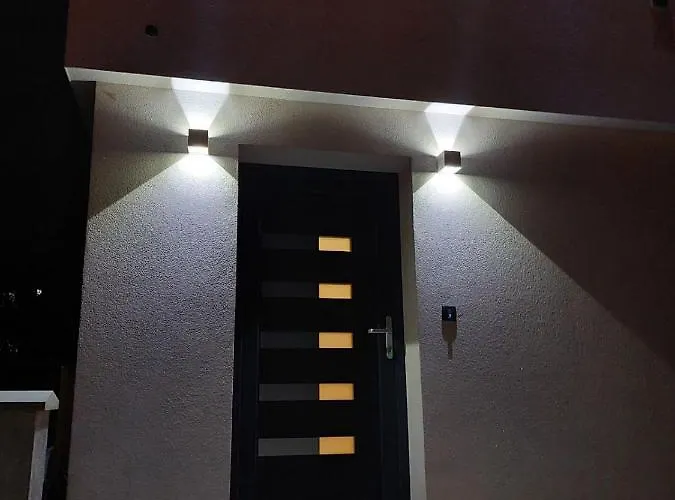 La Luna - Free Private Parking