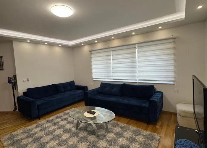 La Luna - Free Private Parking *